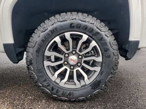 Used 2023 GMC Sierra 1500 AT4 w/ AT4 Premium Package image 9