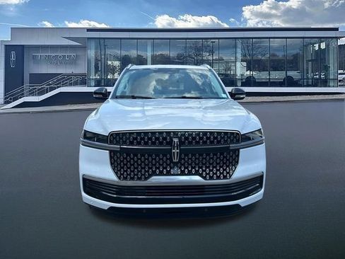 New 2026 Lincoln Navigator L Reserve AWD/4WD image 2