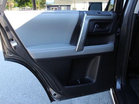 Used 2012 Toyota 4Runner SR5 w/ Convenience Pkg AWD/4WD image 20