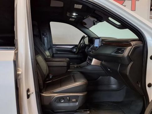 Used 2021 Chevrolet Suburban High Country AWD/4WD image 14