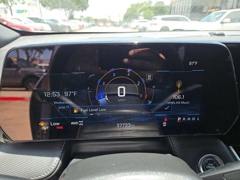 Used 2025 Chevrolet Equinox LT AWD/4WD image 19