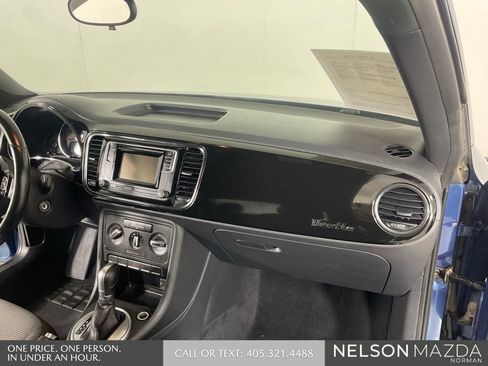 Used 2018 Volkswagen Beetle 2.0T S FWD image 25