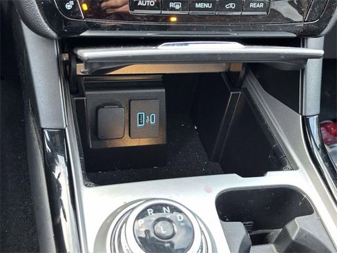 Used 2024 Ford Explorer ST-Line w/ Class IV Trailer Tow Package image 11