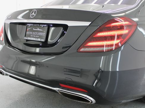Used 2018 Mercedes-Benz S 560 Sedan image 23
