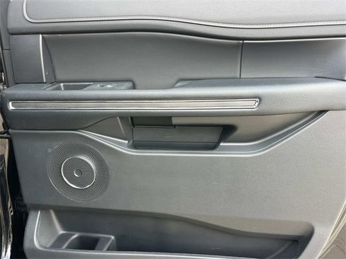 Used 2024 Ford Expedition Max XLT image 22