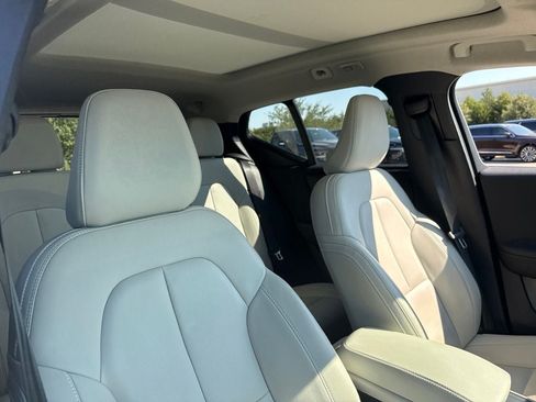 Used 2025 Volvo XC40 B5 Ultra w/ Protection Package Premier AWD/4WD image 15