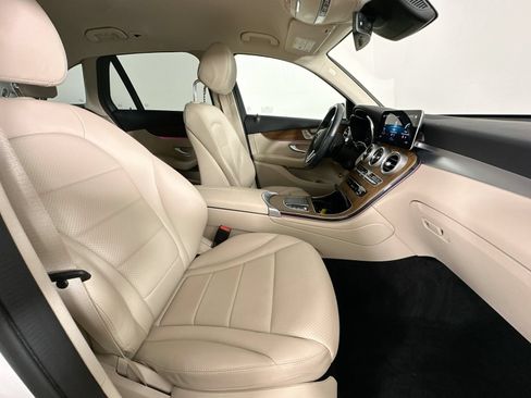 Used 2022 Mercedes-Benz GLC 300 4MATIC image 41