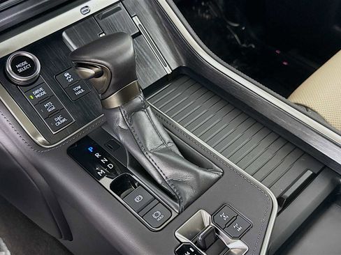 Used 2024 Lexus GX 550 image 17