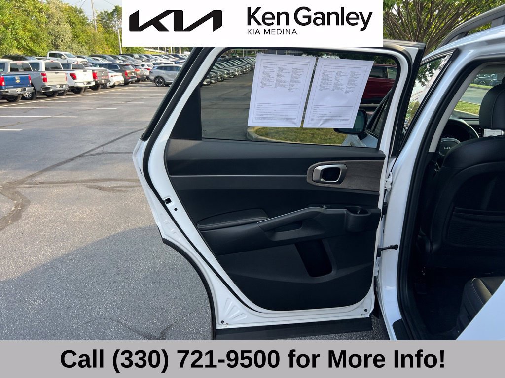 Certified 2023 Kia Sorento S w/ Panoramic Sunroof Package AWD/4WD image 44