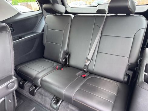 Used 2020 Chevrolet Traverse LT w/ LPO, Floor Liner Package AWD/4WD image 37