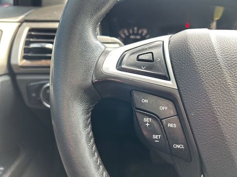 Used 2016 Ford Fusion SE w/ Equipment Group 202A image 16