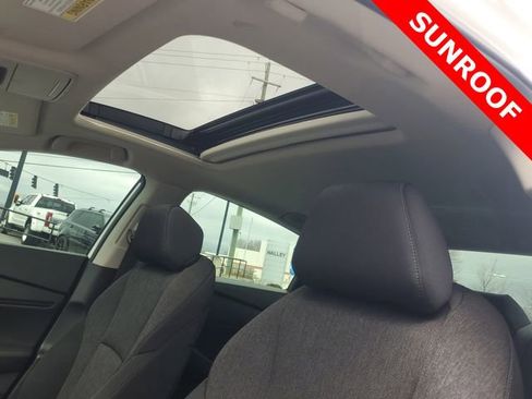 Certified 2025 Honda Accord SE image 12