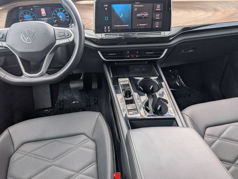 Used 2025 Volkswagen Atlas SE FWD image 20