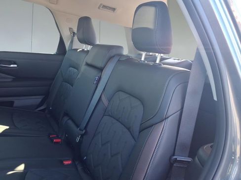 New 2026 Nissan Pathfinder Platinum image 26