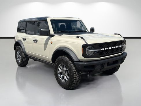 Used 2025 Ford Bronco Badlands AWD/4WD image 1