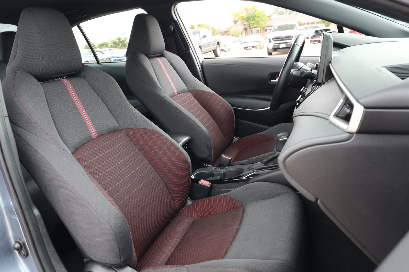 Used 2025 Toyota Corolla SE FWD image 26