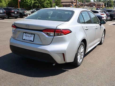 Used 2023 Toyota Corolla LE w/ LE Convenience Package FWD image 7