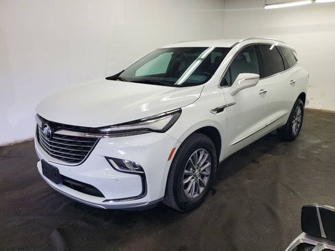 Used 2023 Buick Enclave Essence AWD/4WD image 1