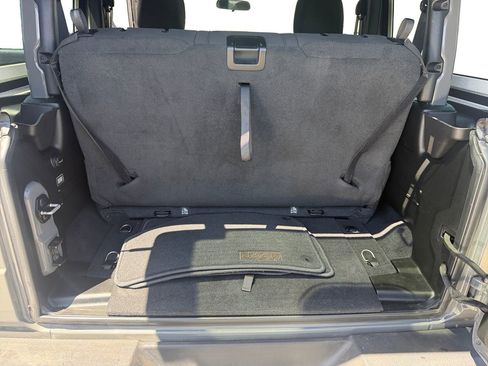 Used 2020 Jeep Wrangler Sport image 8