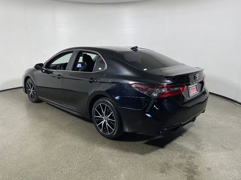 Certified 2022 Toyota Camry SE w/ Convenience Package image 5