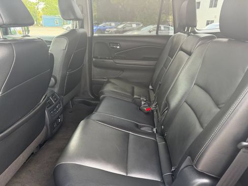 Used 2020 Honda Pilot Touring image 14