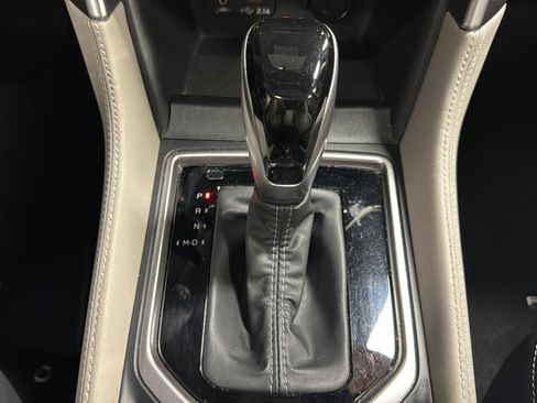 Used 2023 Subaru Forester Limited image 22