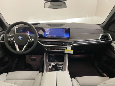 New 2026 BMW X5 xDrive50e w/ Climate Comfort Package image 15