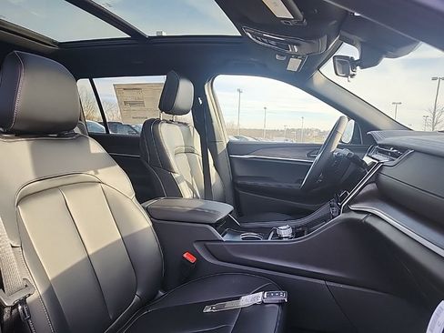 New 2025 Jeep Grand Cherokee L Limited w/ Black Appearance Package image 11