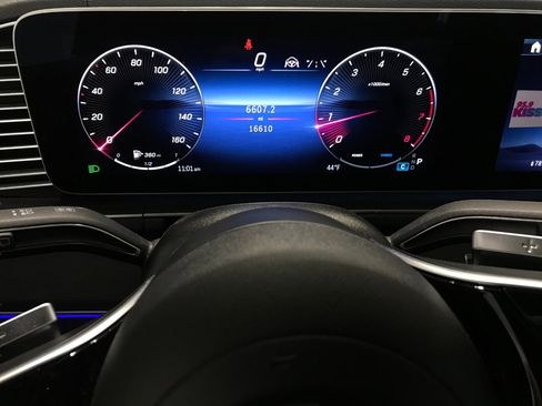 Used 2024 Mercedes-Benz GLE 450 4MATIC image 4