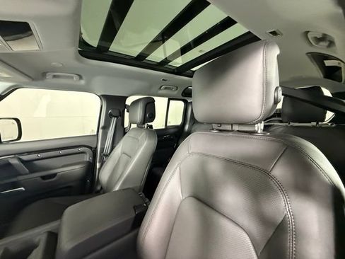 New 2026 Land Rover Defender 110 X-Dynamic SE AWD/4WD image 5