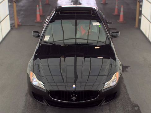 Used 2015 Maserati Quattroporte S Q4 AWD/4WD image 2