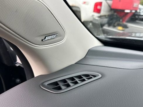 New 2025 Honda Pilot Touring image 14