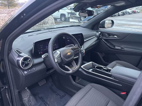 Used 2025 Chevrolet Equinox LT image 16