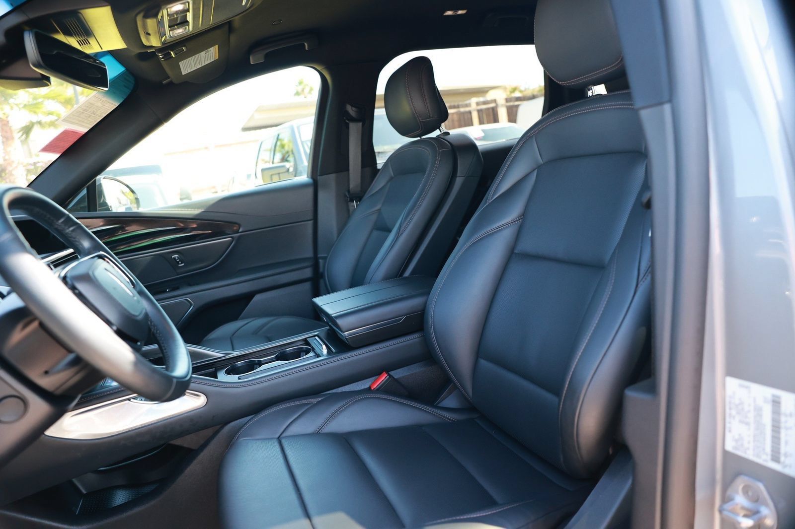 Used 2024 Lincoln Nautilus Premier w/ Jet Appearance Package AWD/4WD image 23