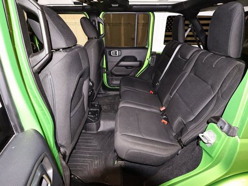 Used 2019 Jeep Wrangler Unlimited Sahara w/ Uconnect 4C Nav & Sound Group image 14