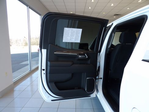 Used 2023 Chevrolet Silverado 1500 RST image 16