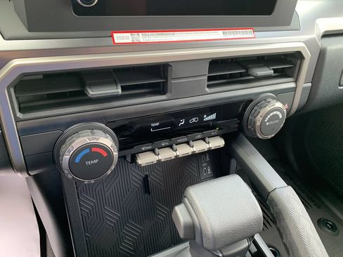 New 2026 Toyota 4Runner SR5 AWD/4WD image 22