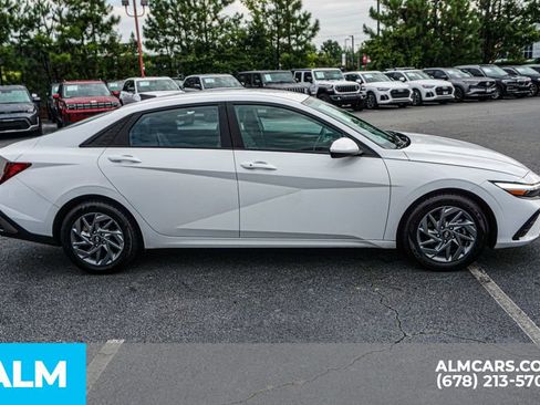 Used 2024 Hyundai Elantra SEL FWD image 8