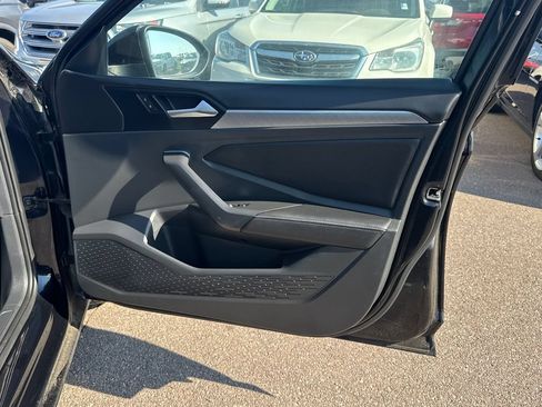 Used 2024 Volkswagen Jetta SE FWD image 27
