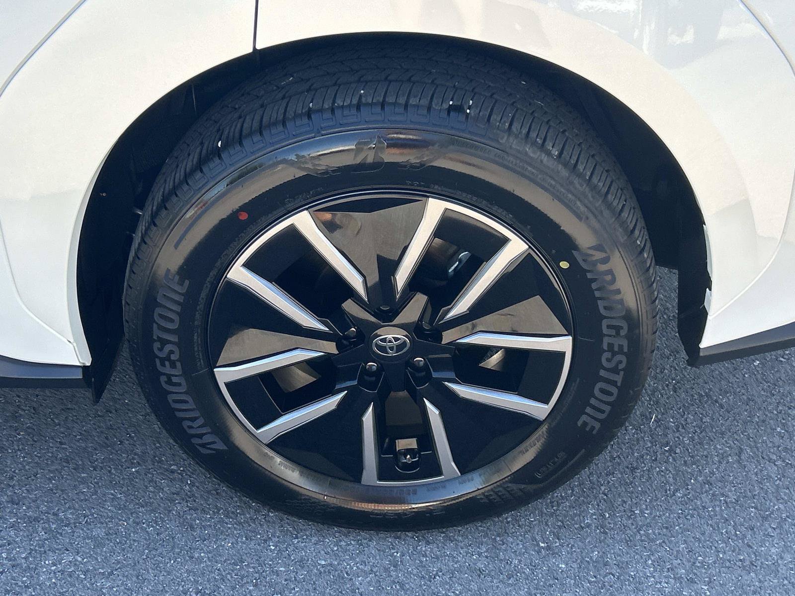 Used 2026 Toyota bZ AWD/4WD image 17