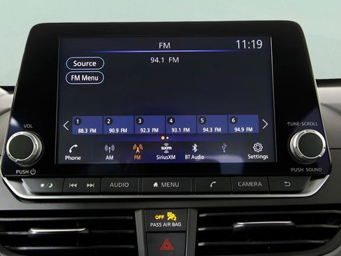 Used 2025 Nissan Altima 2.5 SR image 23