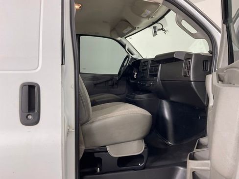 Used 2020 Chevrolet Express 3500 Extended w/ Driver Convenience Package RWD image 25
