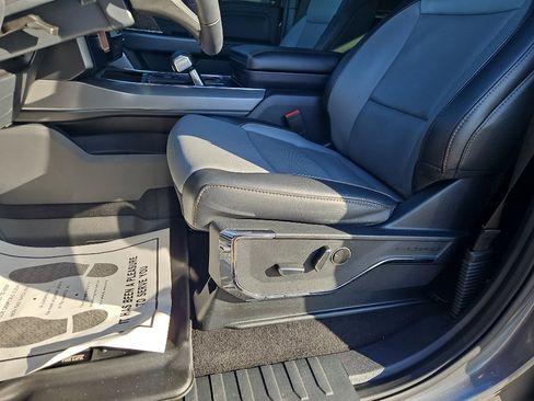 Used 2023 Ford F150 Lightning Lariat image 8