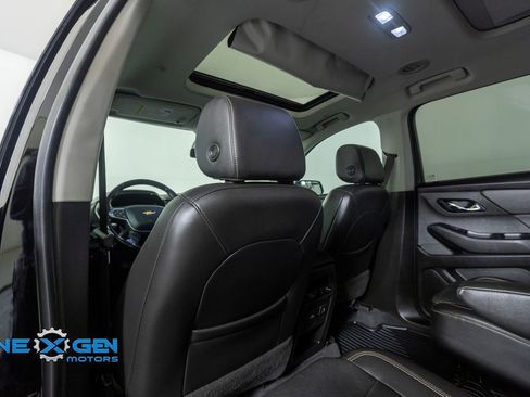 Used 2020 Chevrolet Traverse Premier FWD image 28