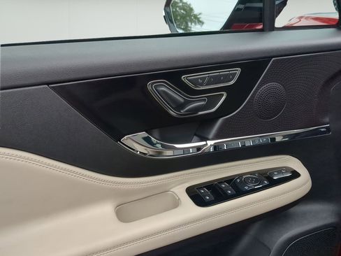 New 2026 Lincoln Corsair Reserve FWD image 12