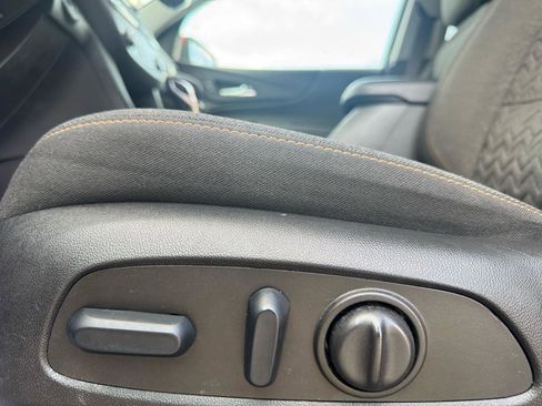 Used 2022 Chevrolet Equinox LT image 37