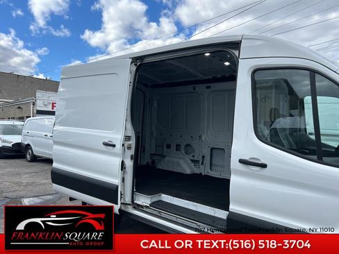 Used 2022 Ford Transit 250 Medium Roof image 31