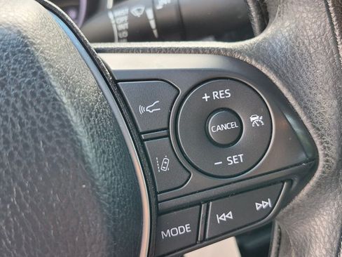 Used 2018 Toyota Camry LE FWD image 11