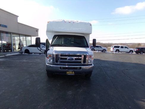 Used 2019 Ford E-450 and Econoline 450 Super Duty w/ Shuttle Bus Prep Package image 4