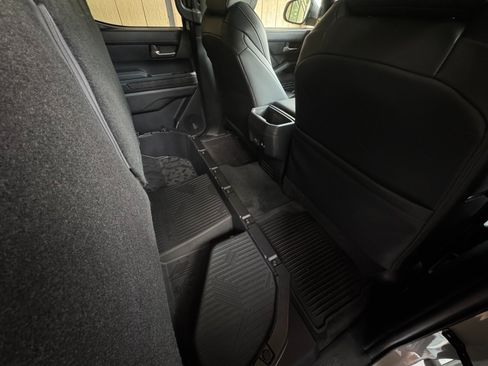 Used 2025 Toyota Tacoma Limited AWD/4WD image 35